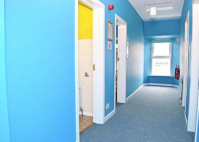 Auberge de jeunesse B Side *